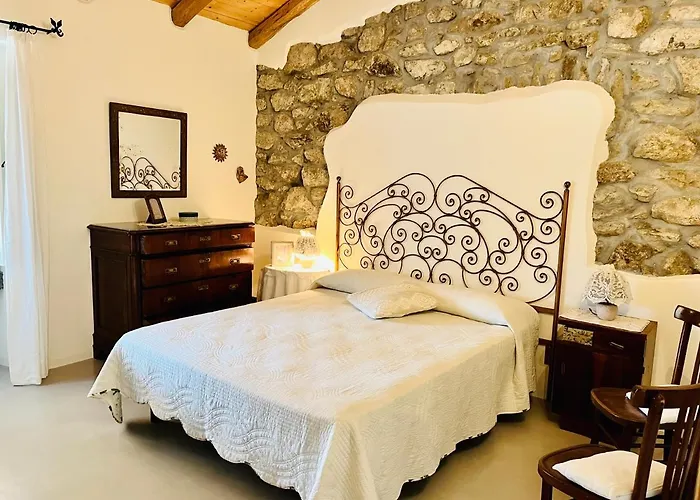 Autentico Stazzo Gallurese - Hébergement de vacances Porto Rotondo